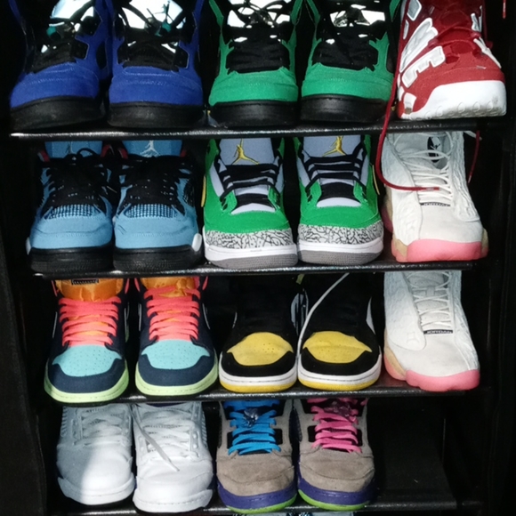 SHOES NEED TO SELL THEM ALL! - Picture 2 of 3